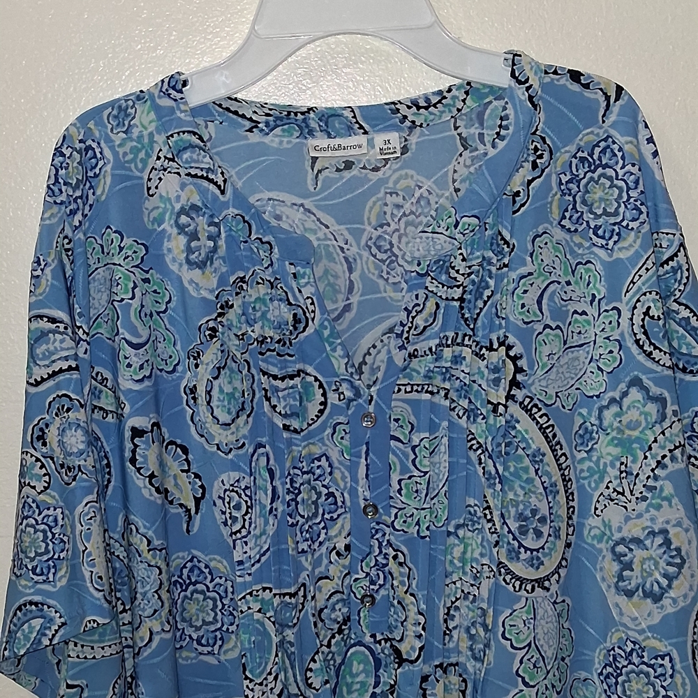 Woman - Picture 2 of 5